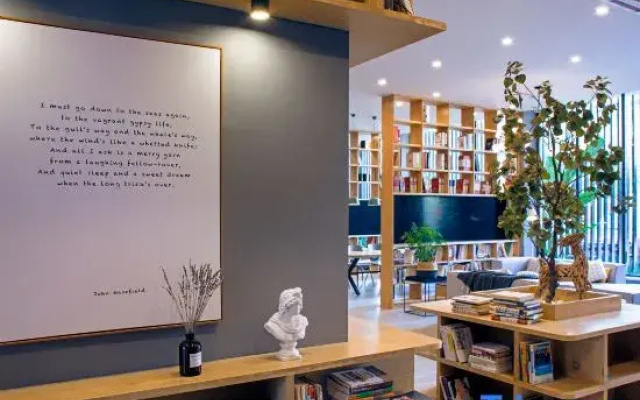 Shanjian Hotel (Sanya Phoenix Airport Branch)