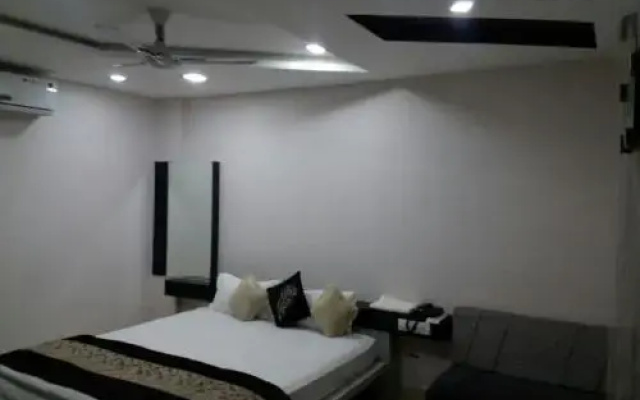 Hotel Gopi Palace