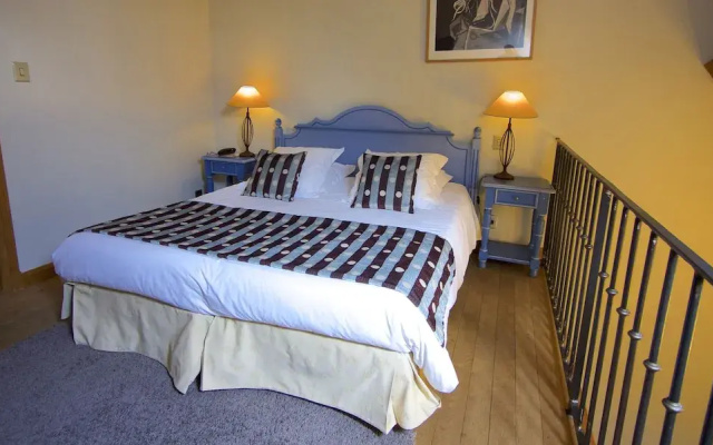 Hostellerie de la Tour d'Auxois