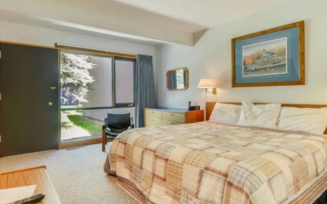 Meadow 21 2 Br condo by RedAwning
