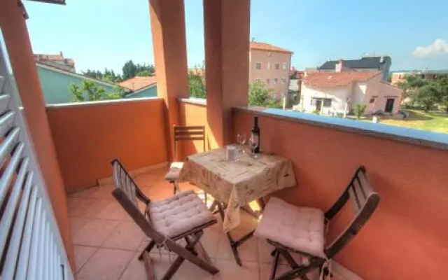 Cozy two bedroom apartment in Stinjan