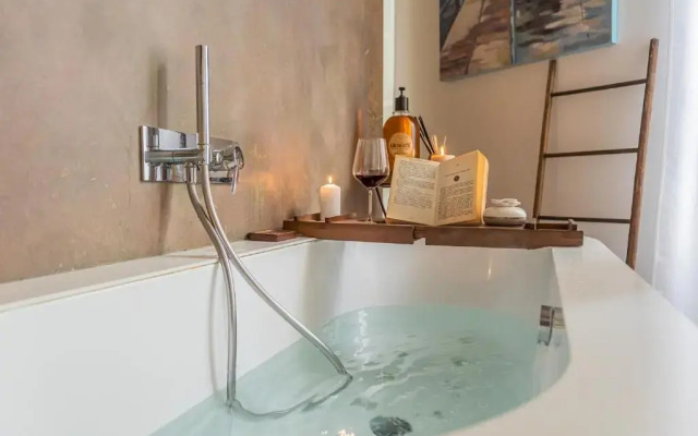 Rovelli 41 by Rent all Como