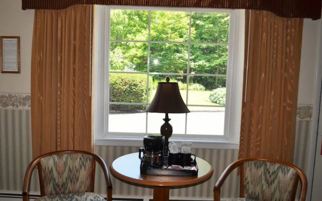 Maple Terrace Motel