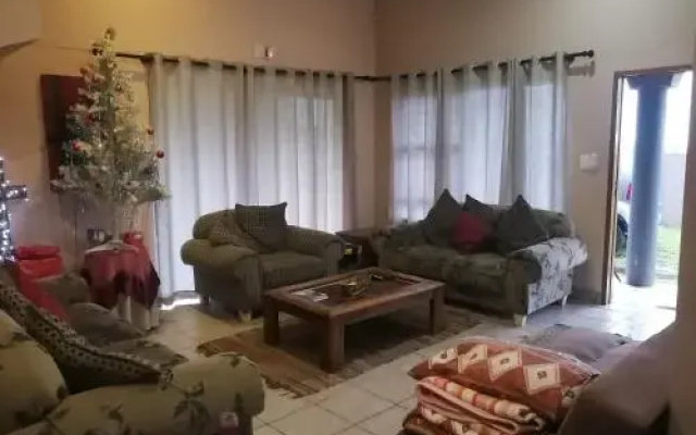 Khaya la Manzi