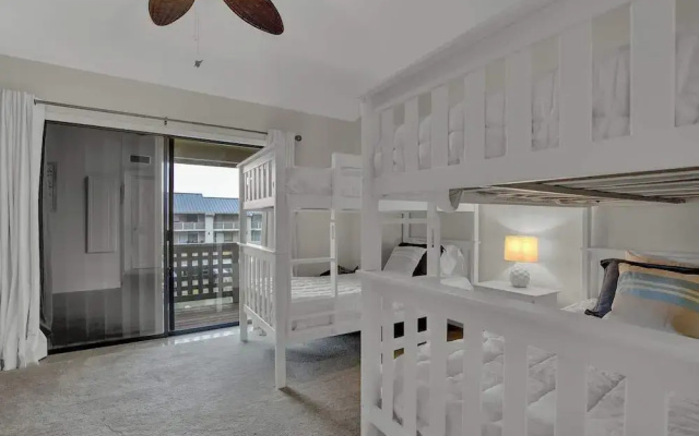 Fisherman Friend! - Coastal Condo - Views Await!