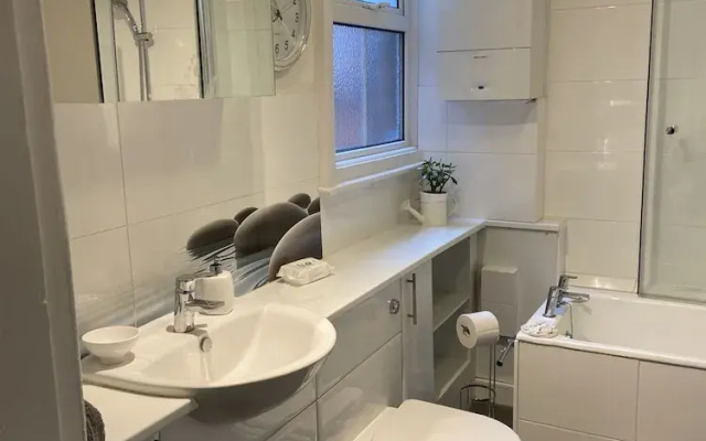 Captivating 3-bed Apartment in Henley-on-thames