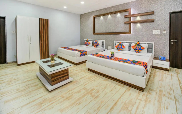 FabHotel Bee Town