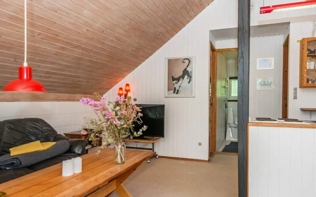 Cozy Holiday Home With Roofed Terrace in Glesborg