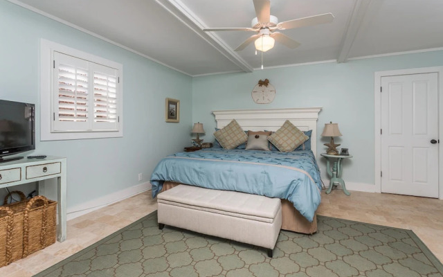 619 Bartow Street by Hodnett Cooper