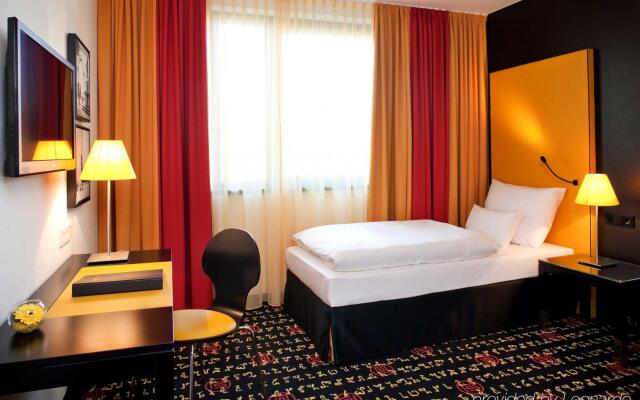 Отель Holiday Inn Munich - Westpark Мюнхен комната для гостей