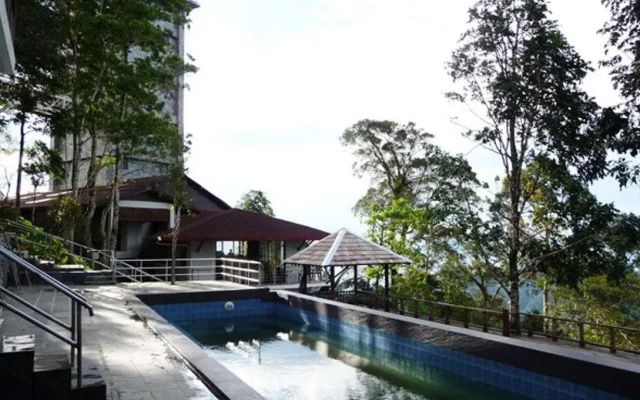 DCoconut Hill Resort