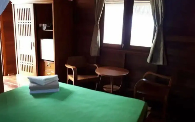 Baan Lee Bungalows