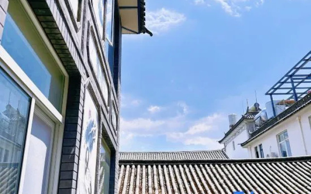 Dali Shuomo Inn (Old Town Erhai Gate)