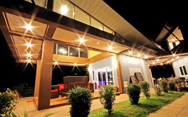 Отель Phutaralanta Resort Ланта вид на фасад