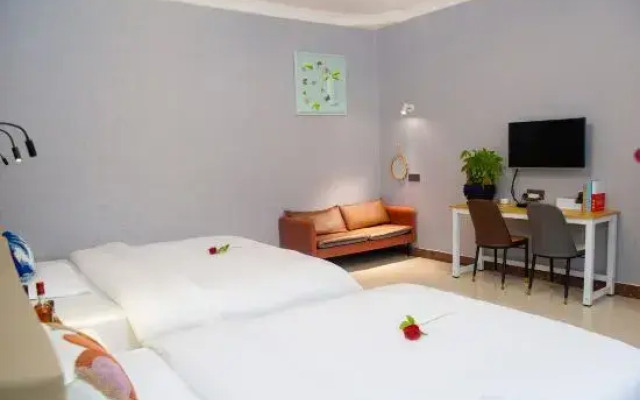 Qijiang Wannianlong Hotel
