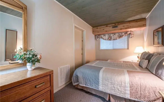 Echota 4 Bedroom Home with Hot Tub