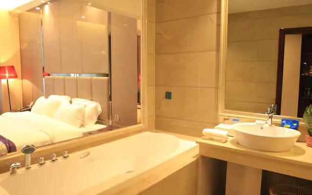 Longyan Dongshang Hotel (International Food City)