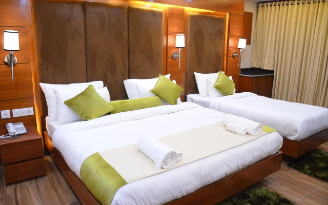 Hotel Platinum Palace Near Medanta Hospital Sector 38