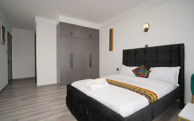 Lux Suites Platinum Oak Residency