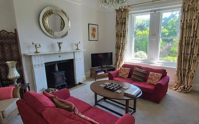 Clarence House Apartments