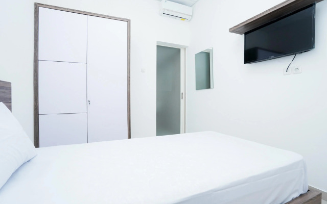 OYO Life 2462 Kost Surabaya