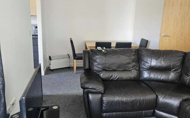 2 Bed Appt - City Centre - Private Balcony