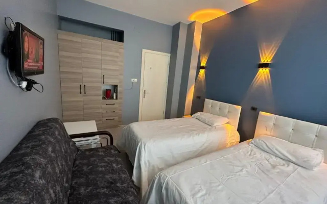 Umk Pansi̇yon Cadde