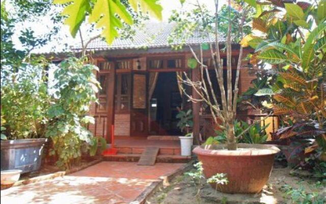 Отель Wooden House Holiday Rental Хойан вид на фасад