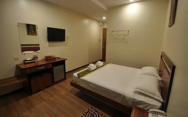 Pathi Hotel