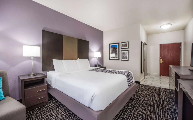 La Quinta Inn & Suites by Wyndham Fairborn Wright-Patterson