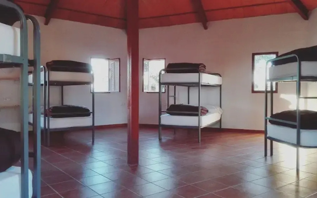 Albergue Turistico Cornalvo - Hostel