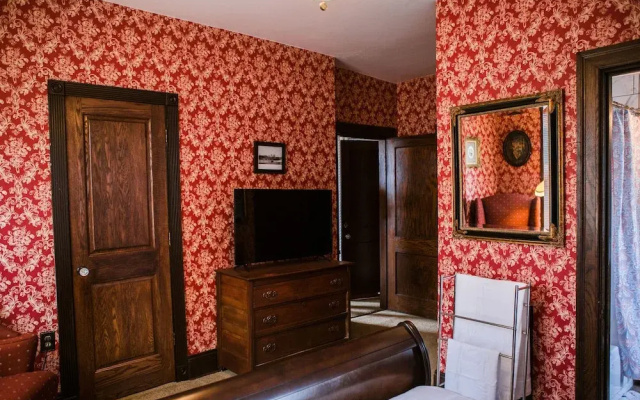 Brownsville Road House Bed Breakfast
