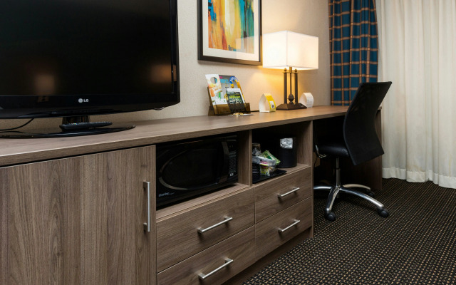 Holiday Inn Downtown - Mercy Area by IHG