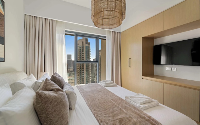 Silkhaus Luxurious 1BR Downtown Burj Royale