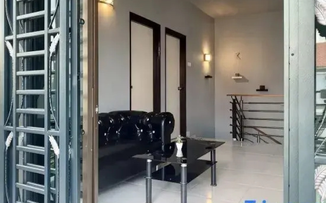 Stylish Blue Water Home w/ Pool