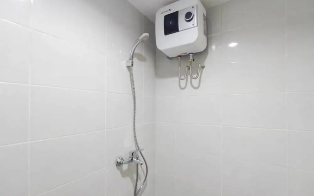 Minimalist And Homey Studio At Amartha View Apartment