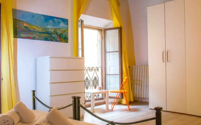 Few steps from the Duomo 4BD Apt Spacious