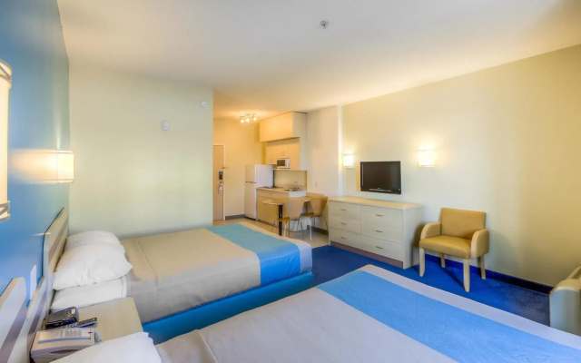 Super 8 by Wyndham Estevan