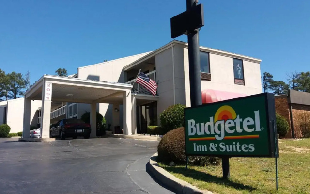 Budgetel Inn & Suites