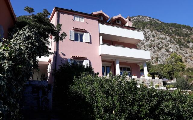 Апартаменты Maritimo Apartments вид на фасад