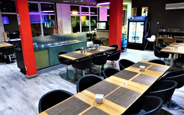 TIF hotel & restaurant
