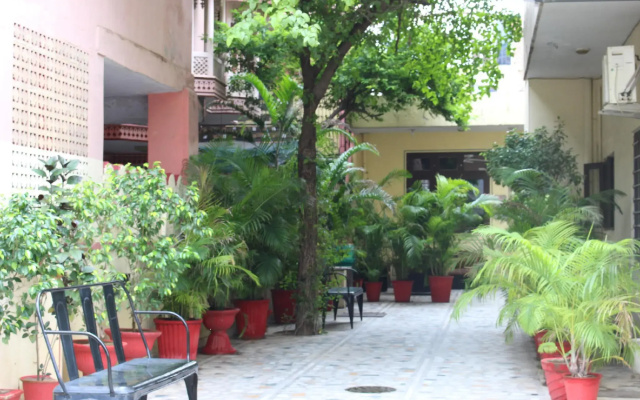 Vinayak Guest House