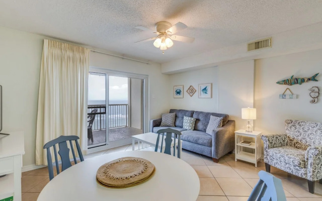 Royal Palms 1203