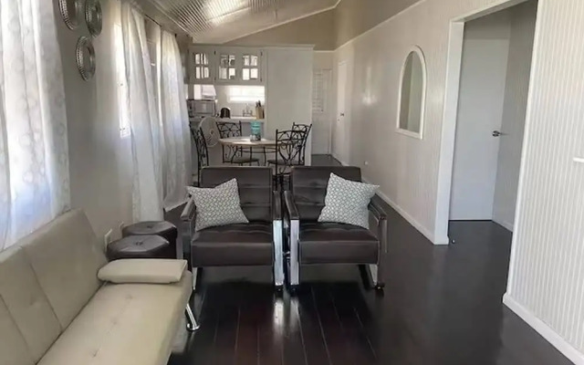 Sheridan's Place - 1 Minute Walk to the Beach
