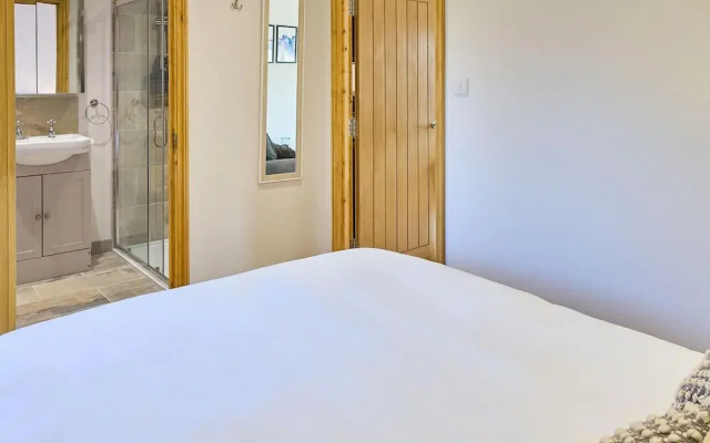 Host Stay Oak Barn