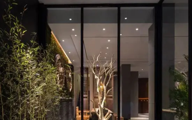 Helen Jiangnanfeng Art Hotel (Guangzhou University Town Store)