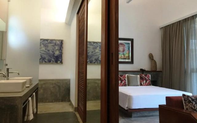 Trinity At Fort Cochin