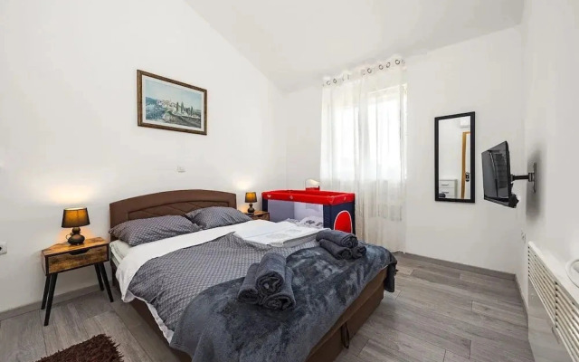 Villa With Private Pool in Baderna