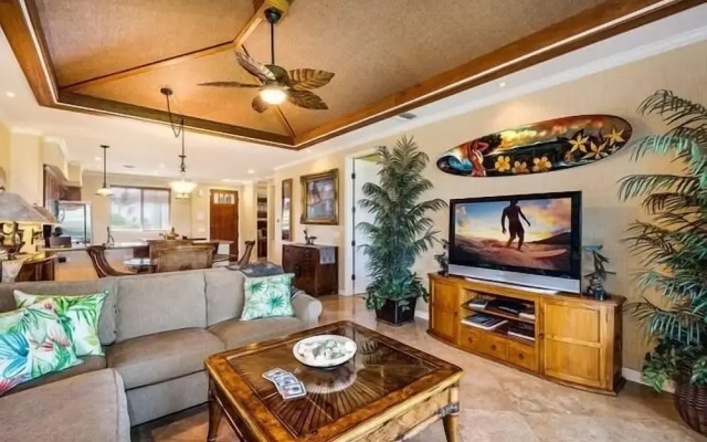Waikoloa Beach S J32 2 Bedroom Condo by RedAwning
