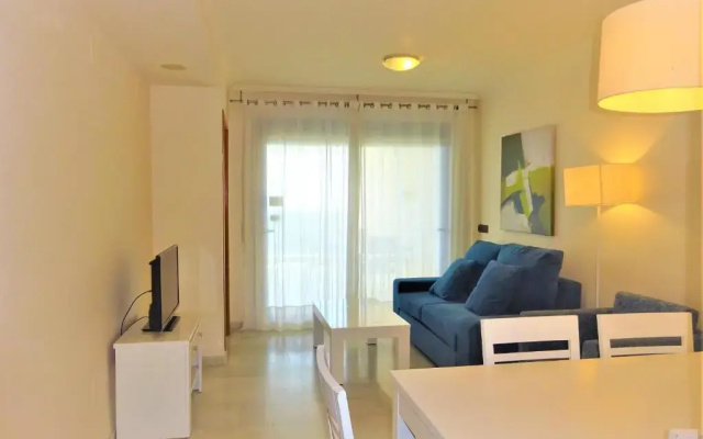 1st Line Daniya APT - Solarium Terrace & Pool
